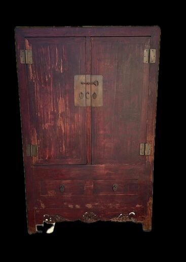 Gabinete Chino del Periodo de la Dinastía Qing Siglo XIX Marrón con Delantal Tallado